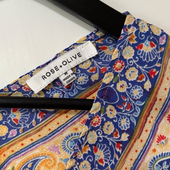 Rose & Olive| Vibrant Paisley Satin V-Neck Sleeveless Gathered Blouse Sz M - Picture 2 of 4